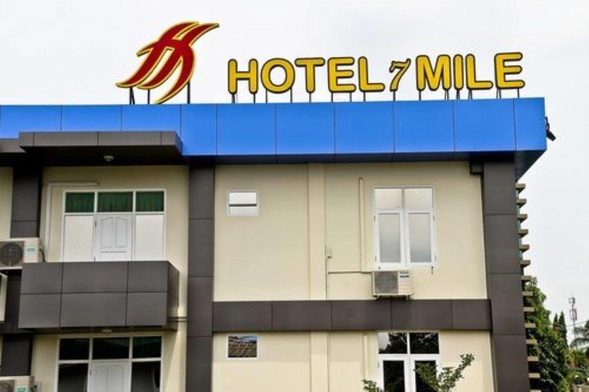 Hotel 7 Mile Rangum Exterior foto
