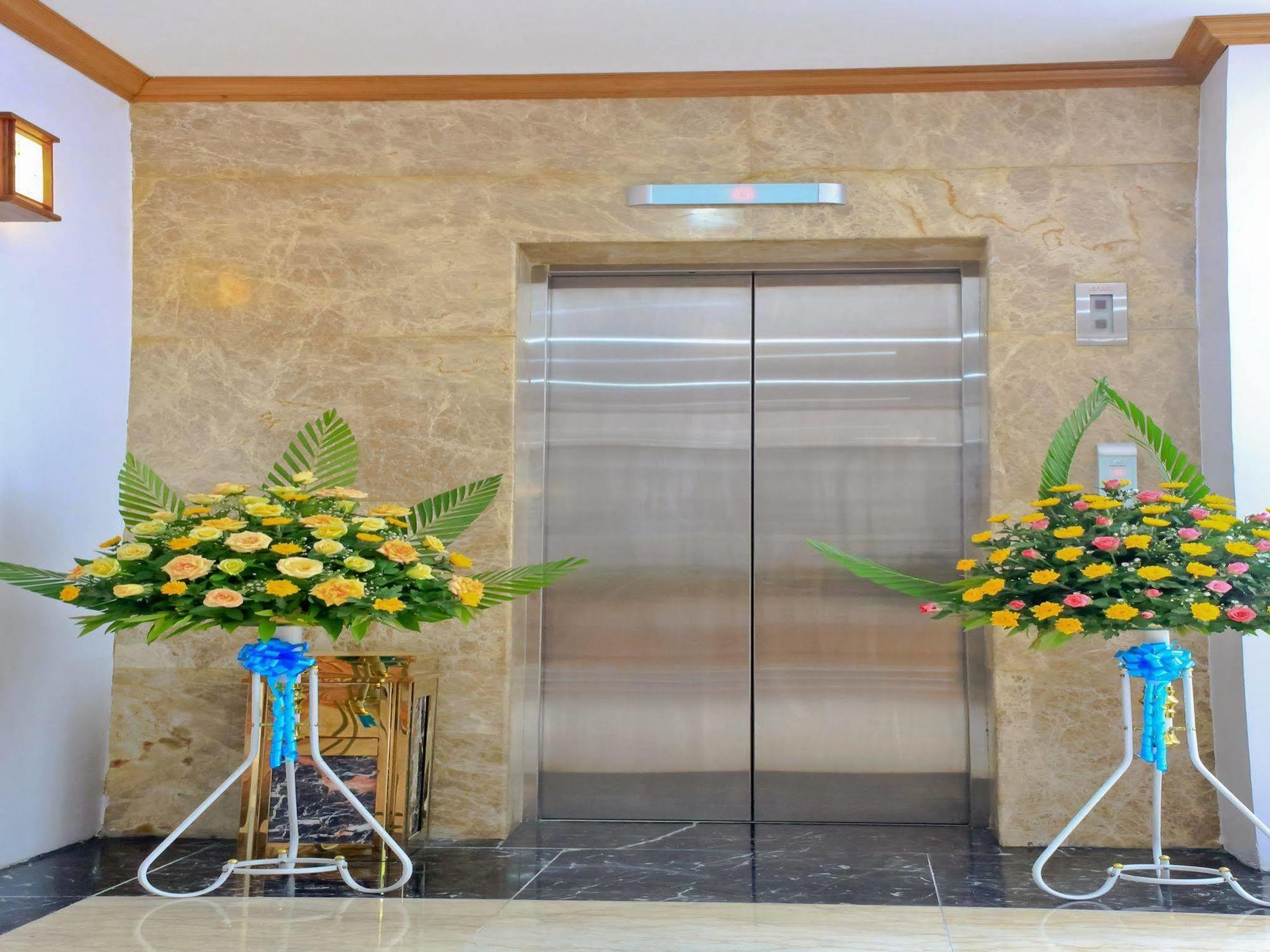 Hotel 7 Mile Rangum Exterior foto